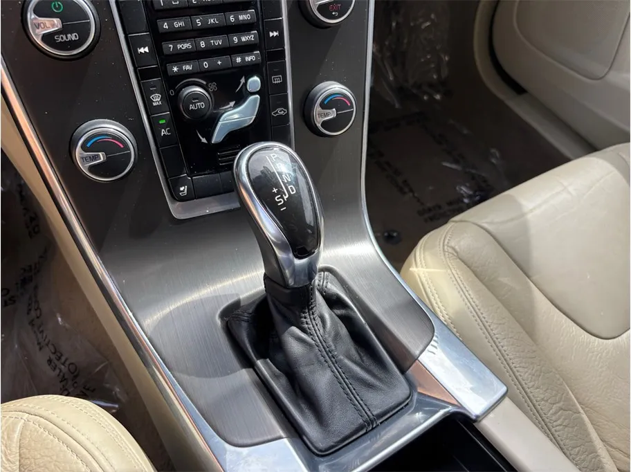 Volvo S60 photo 29