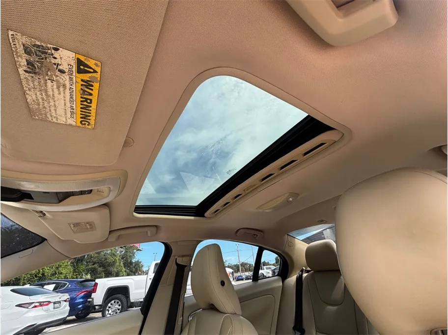 Volvo S60 photo 30