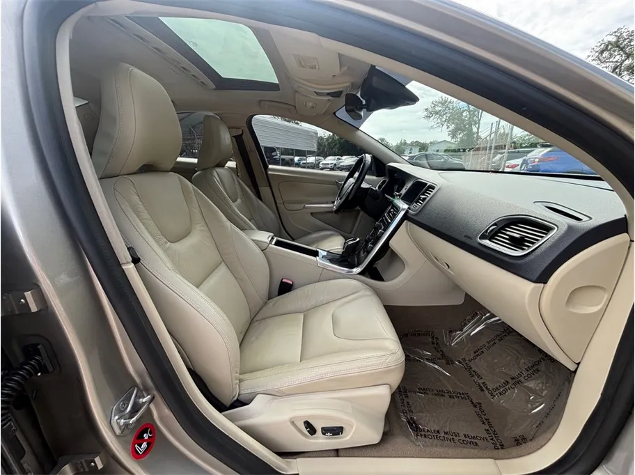 Volvo S60 photo 35