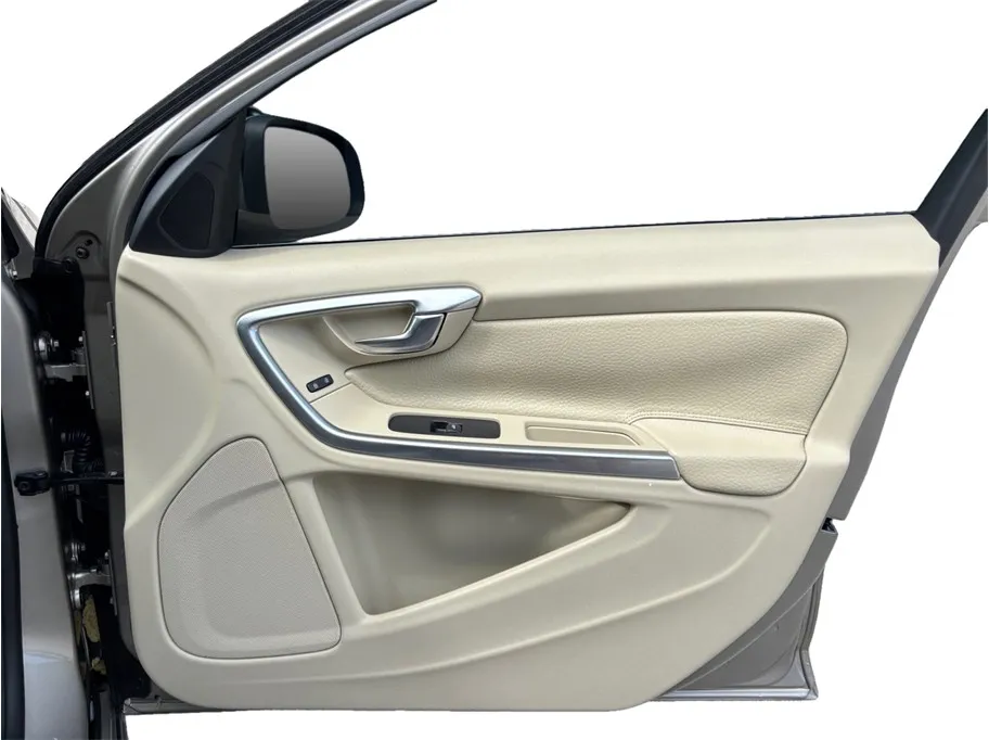 Volvo S60 photo 37