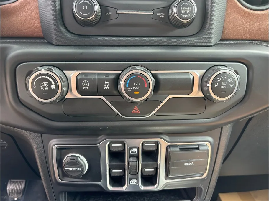 Jeep Gladiator photo 25