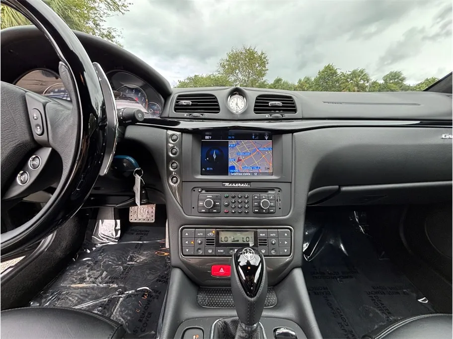 Maserati Granturismo photo 11