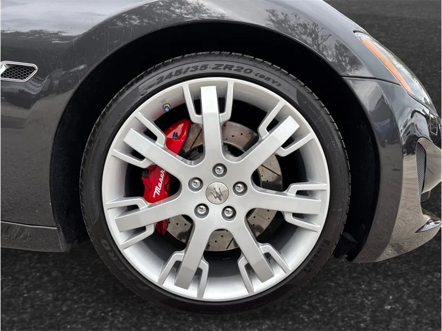 Maserati Granturismo photo 12