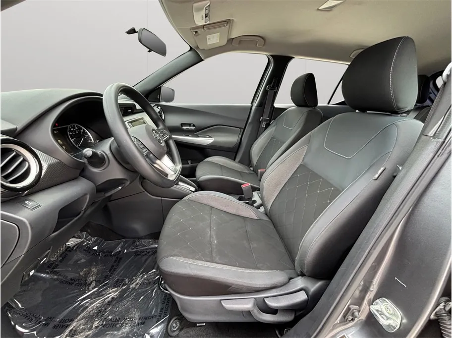 Nissan Kicks photo 2