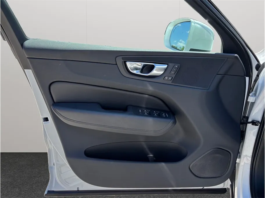 Volvo XC60 photo 21