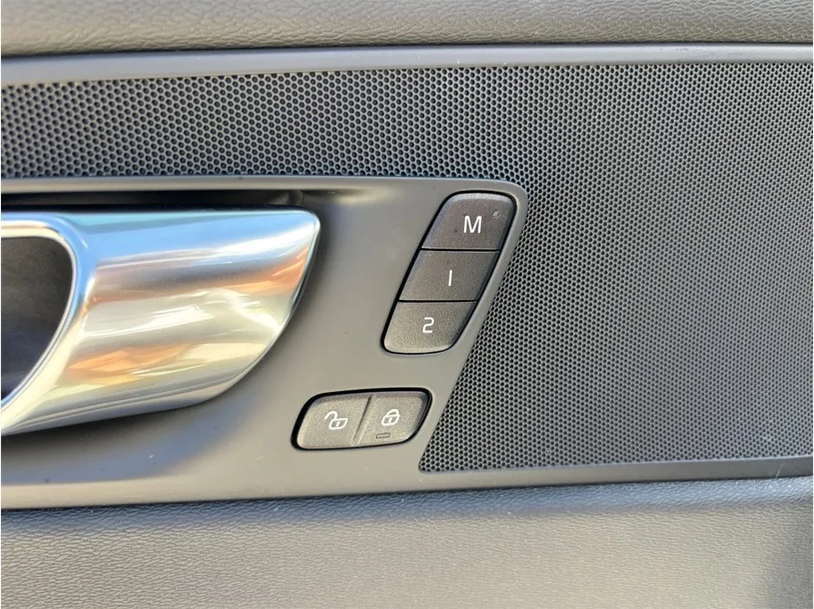 Volvo XC60 photo 23