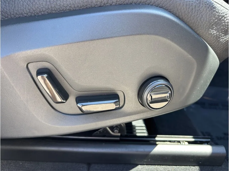 Volvo XC60 photo 45