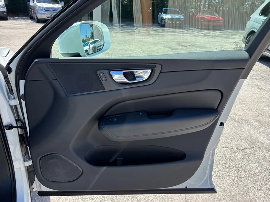 Volvo XC60 photo 46