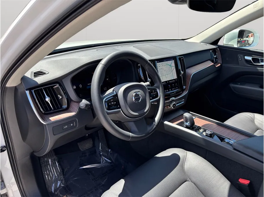 Volvo XC60 photo 6