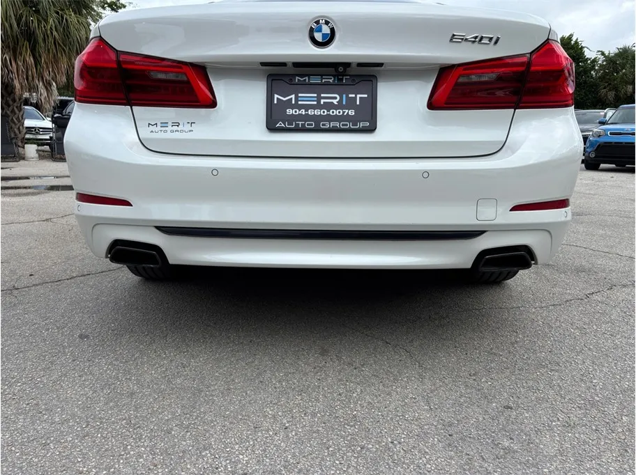 BMW 5 Series photo 18