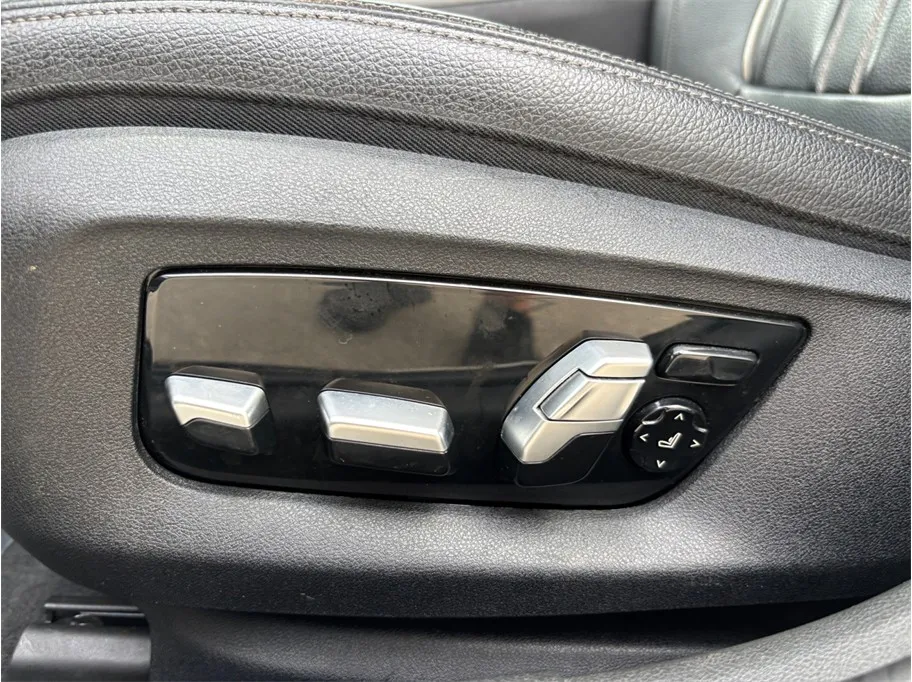 BMW 5 Series photo 21