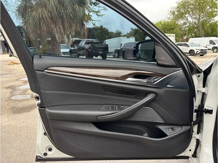BMW 5 Series photo 23