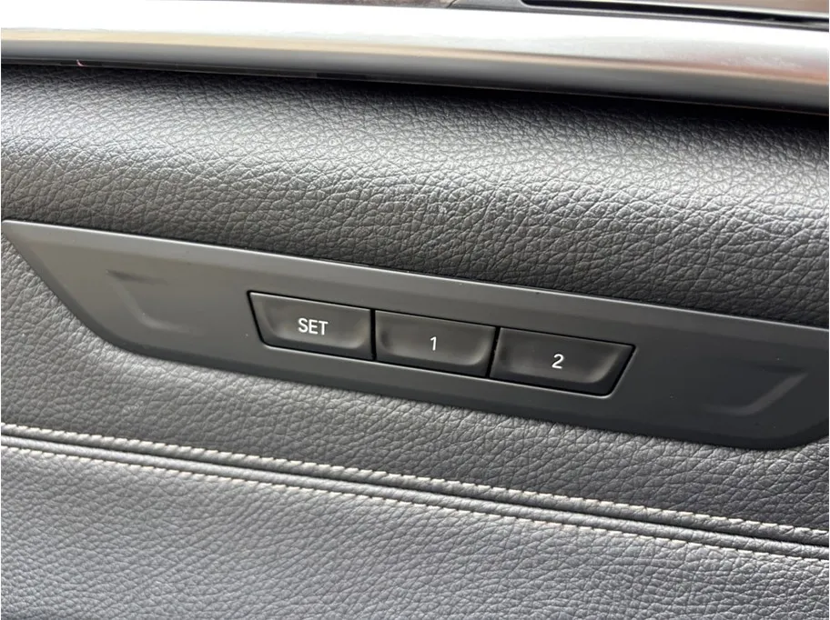 BMW 5 Series photo 25