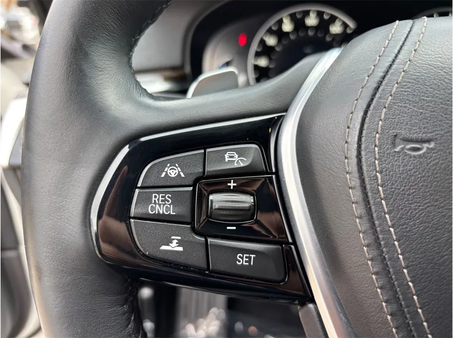 BMW 5 Series photo 28