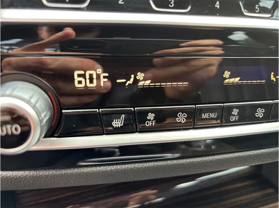 BMW 5 Series photo 35