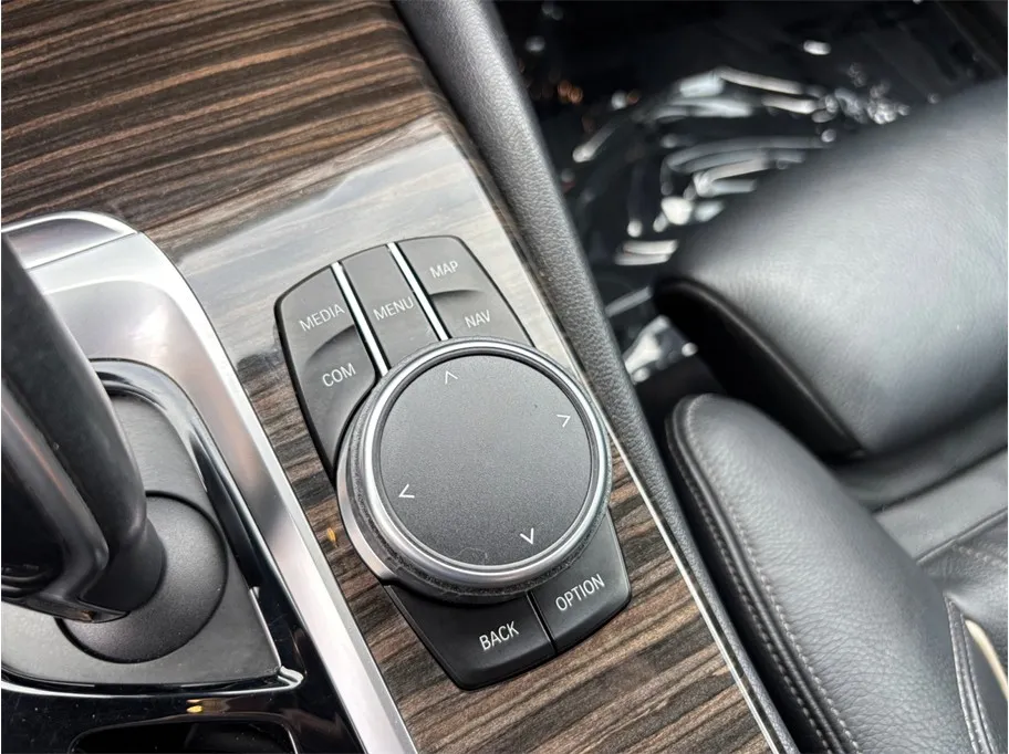 BMW 5 Series photo 36