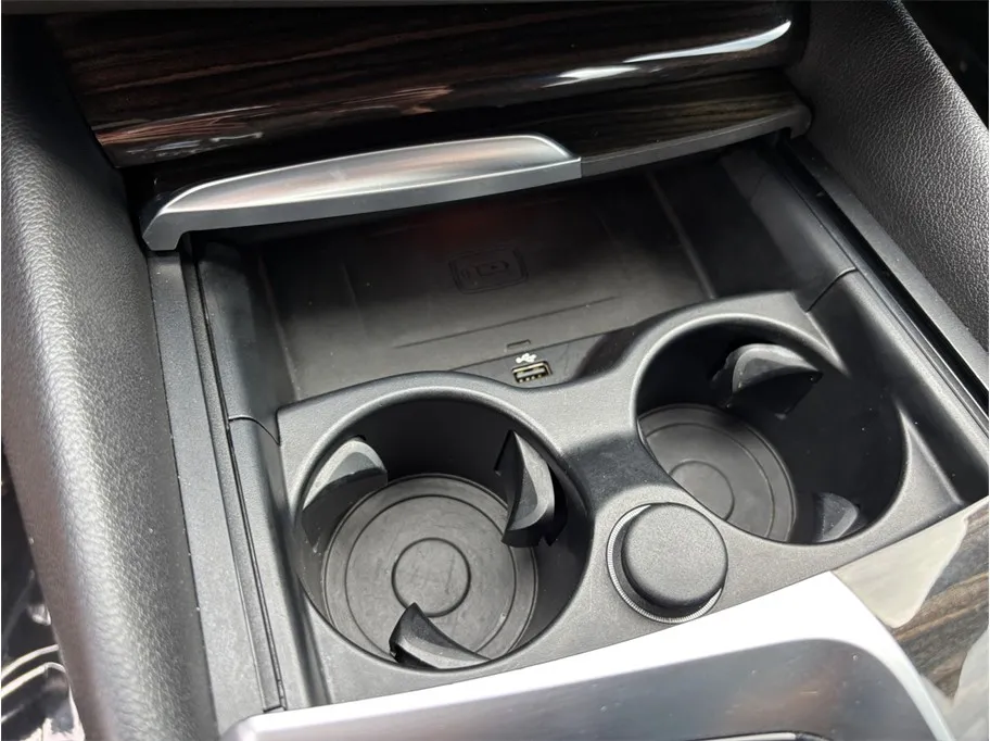 BMW 5 Series photo 37