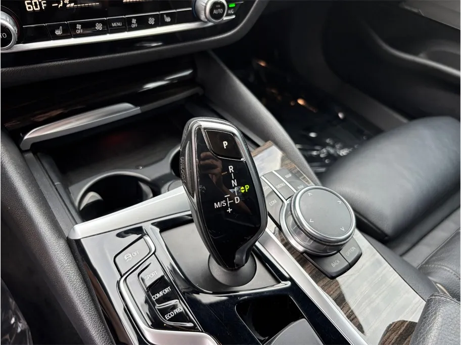 BMW 5 Series photo 38