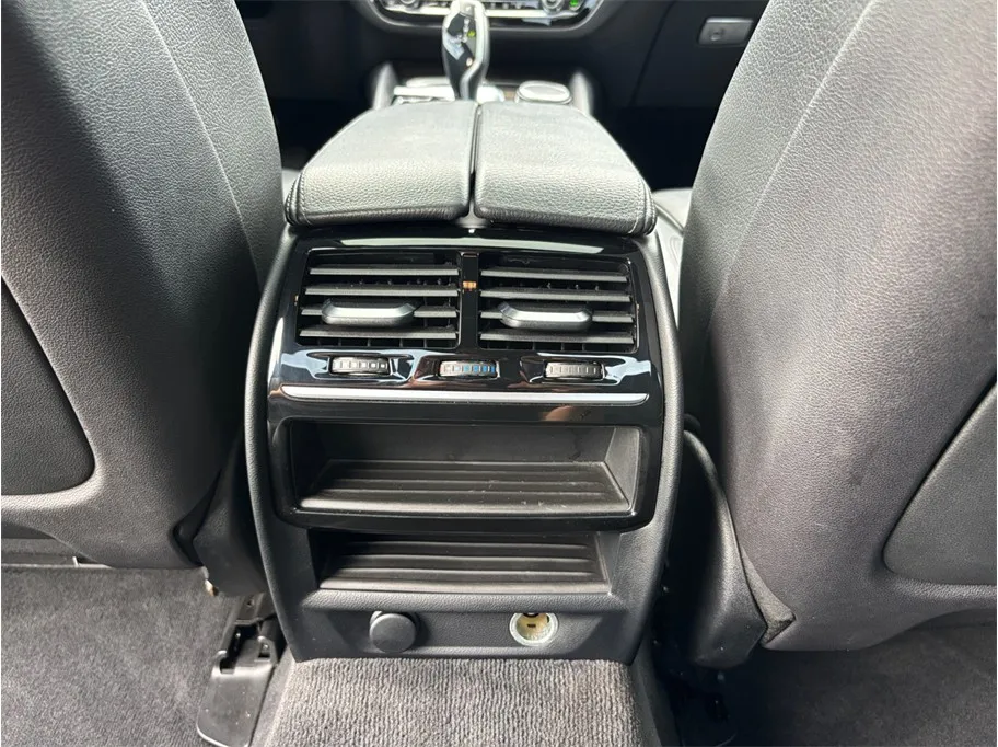 BMW 5 Series photo 42