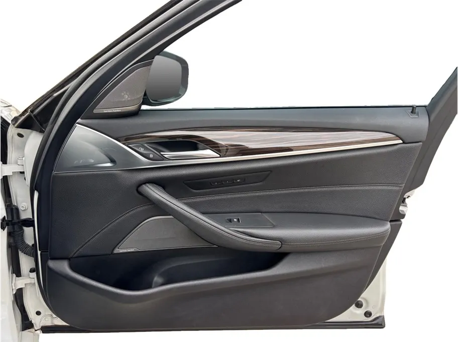 BMW 5 Series photo 47