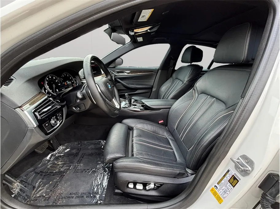BMW 5 Series photo 6