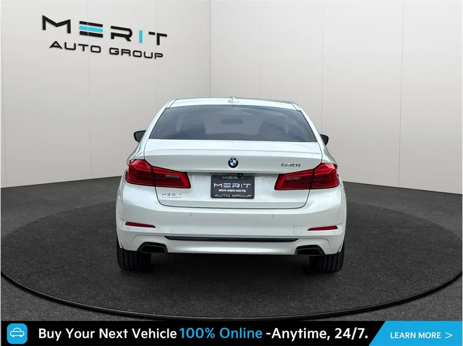 BMW 5 Series photo 8