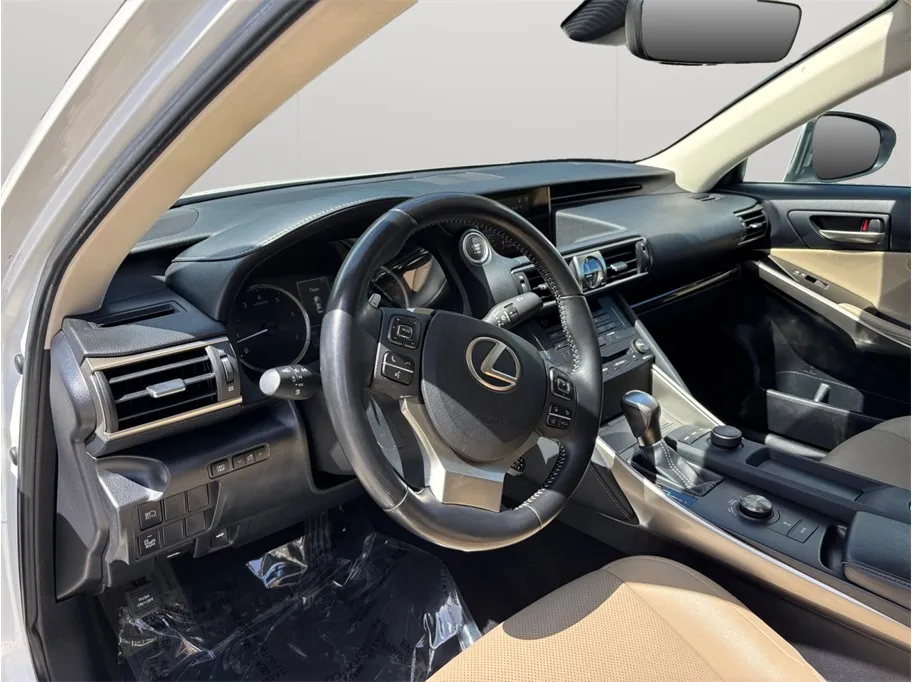 Lexus IS photo 6