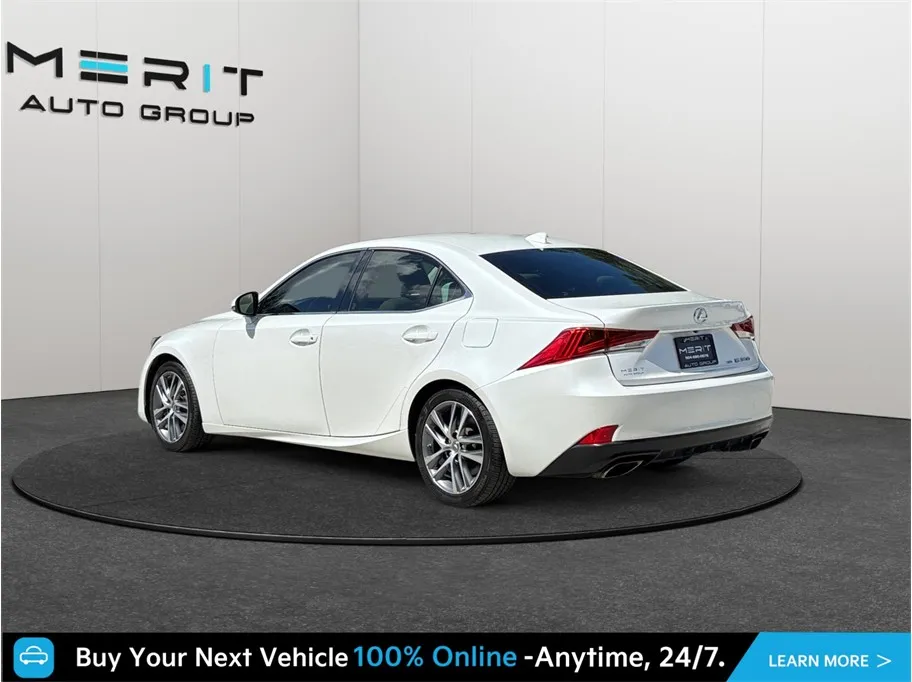 Lexus IS photo 7