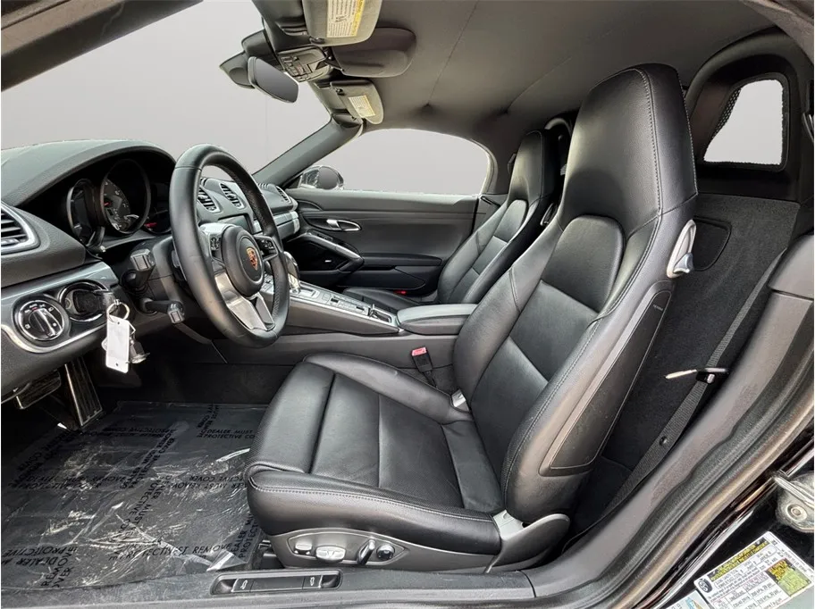 Porsche 718 Boxster photo 2