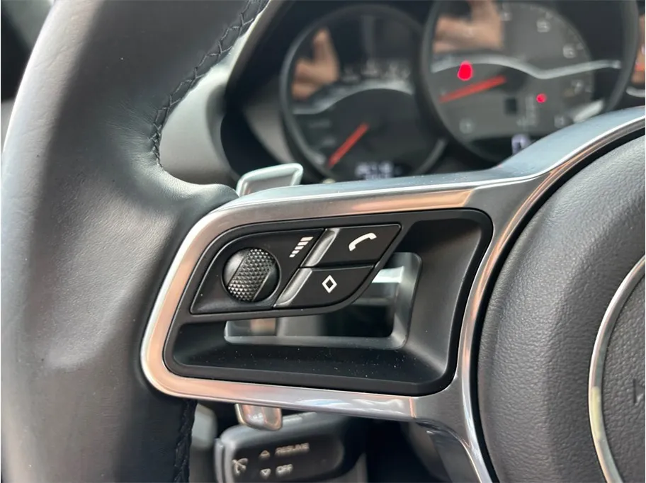 Porsche 718 Boxster photo 26