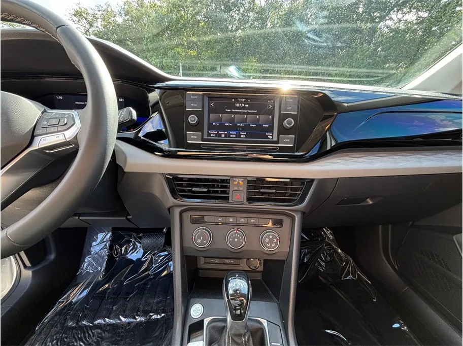 Volkswagen Taos photo 11