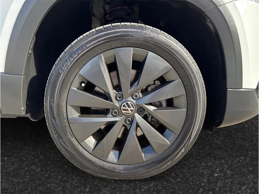 Volkswagen Taos photo 13