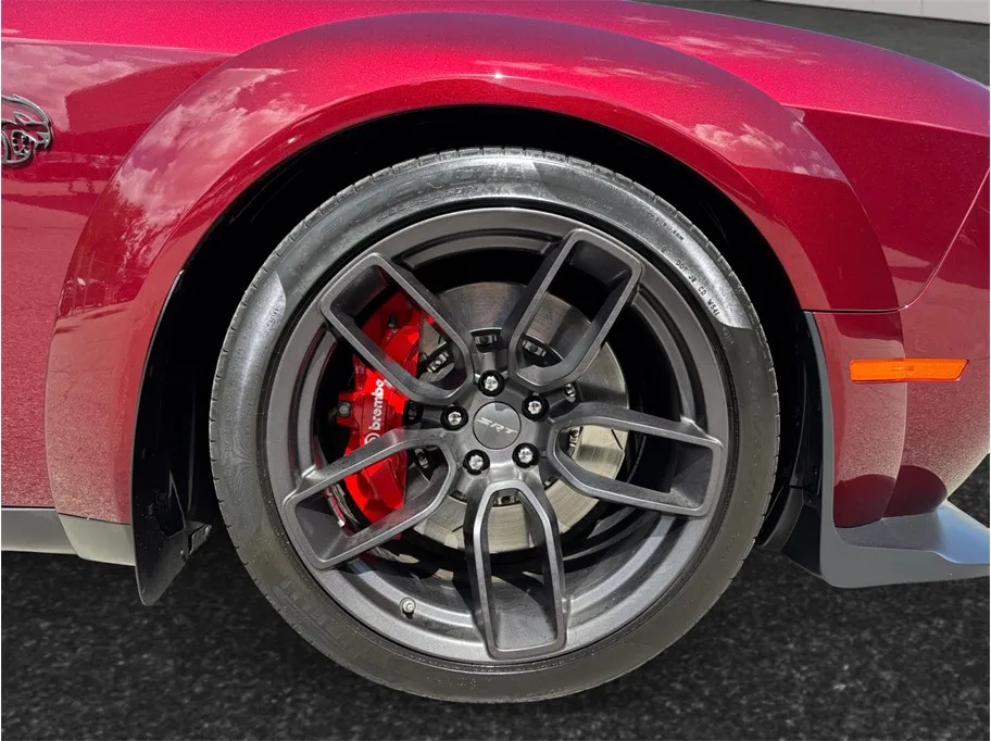 Dodge Challenger photo 12