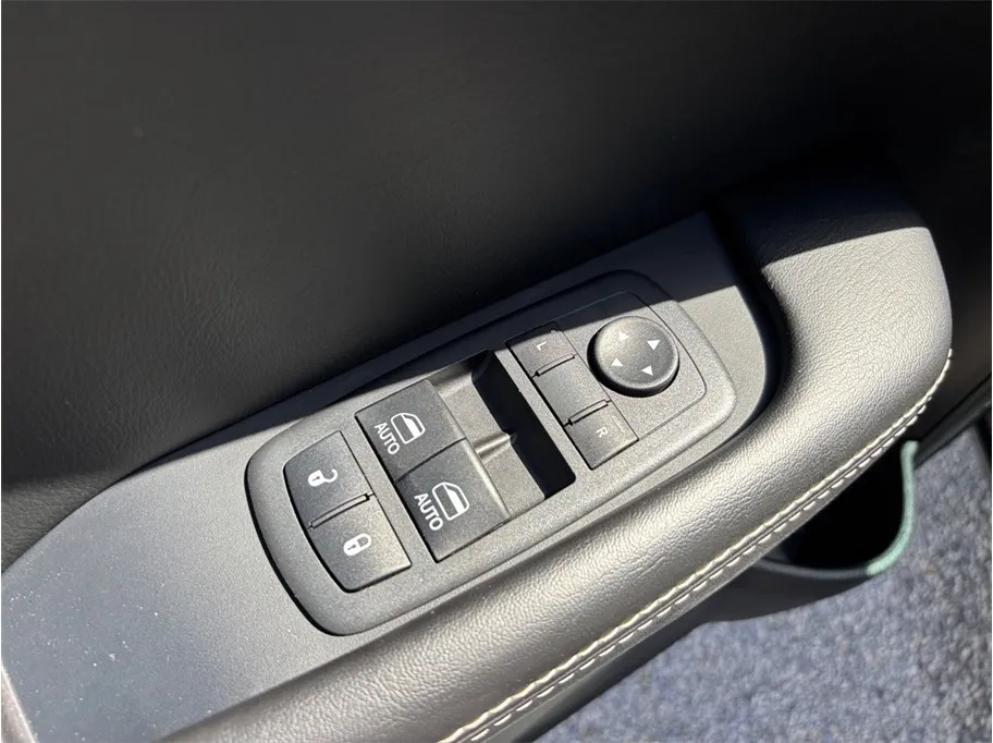 Dodge Challenger photo 22