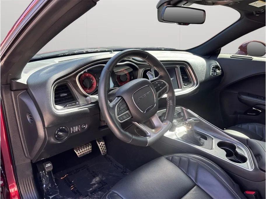 Dodge Challenger photo 6