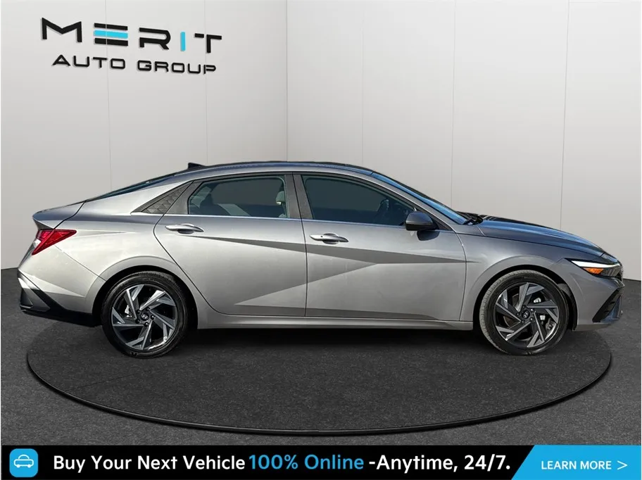 Hyundai Elantra photo 10
