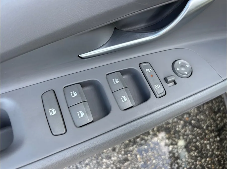 Hyundai Elantra photo 19