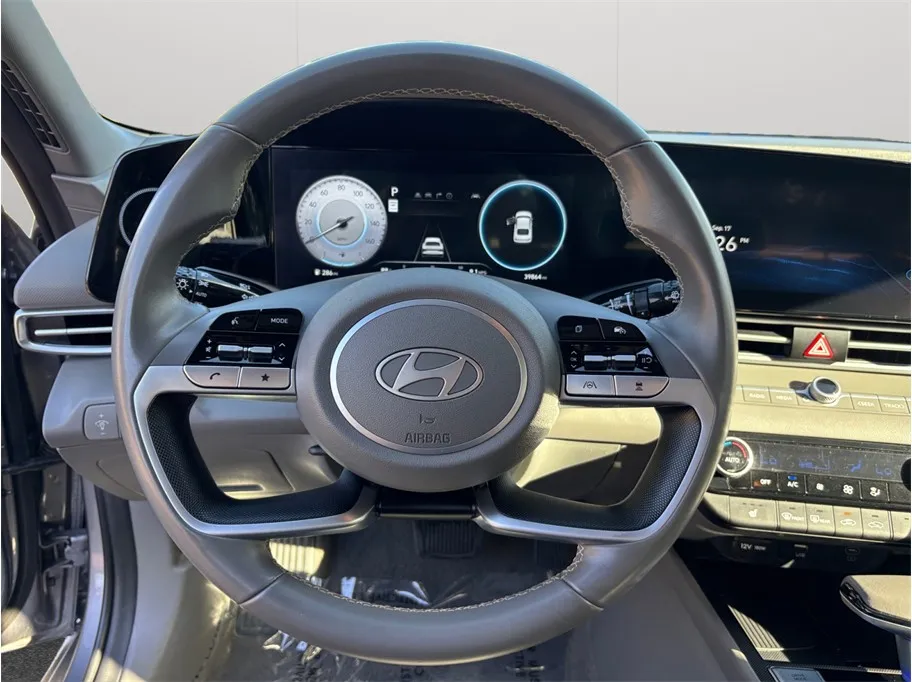 Hyundai Elantra photo 21