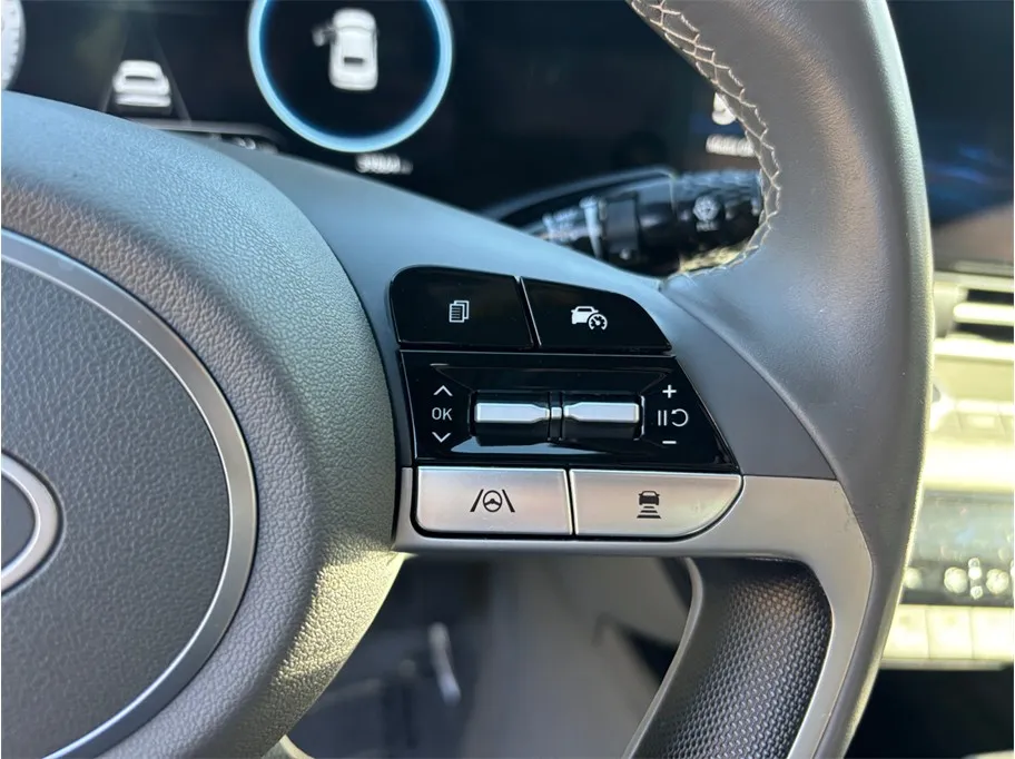 Hyundai Elantra photo 23