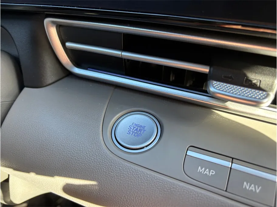 Hyundai Elantra photo 24