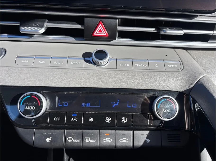 Hyundai Elantra photo 28