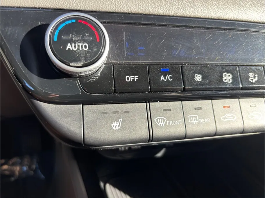 Hyundai Elantra photo 29