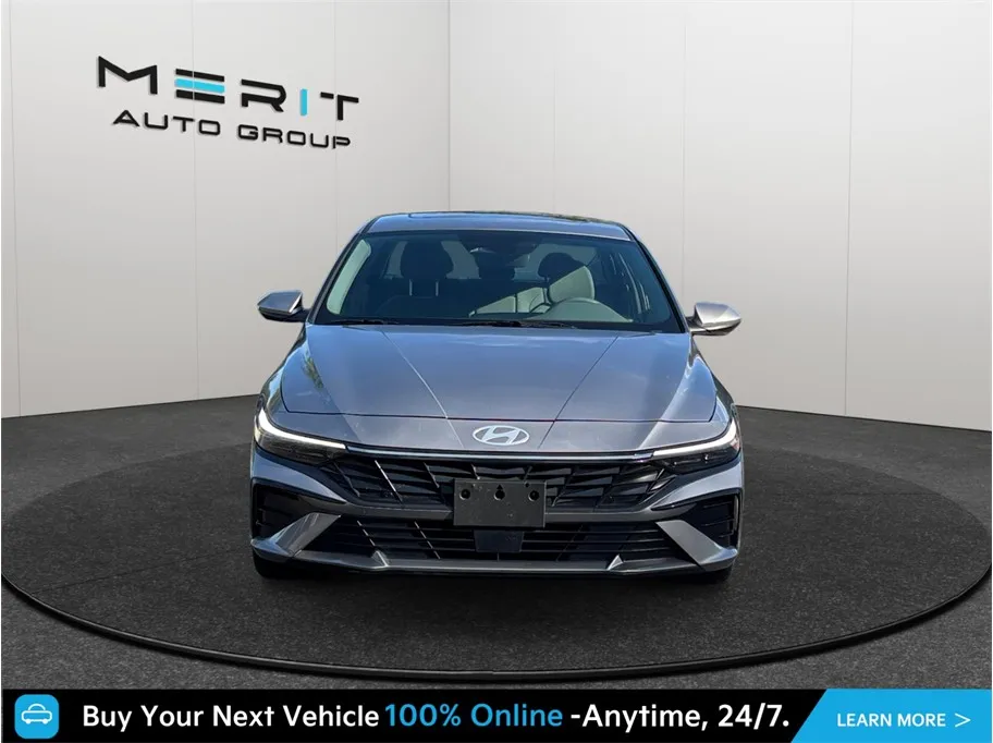 Hyundai Elantra photo 3