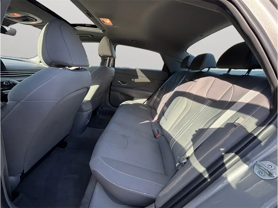Hyundai Elantra photo 34