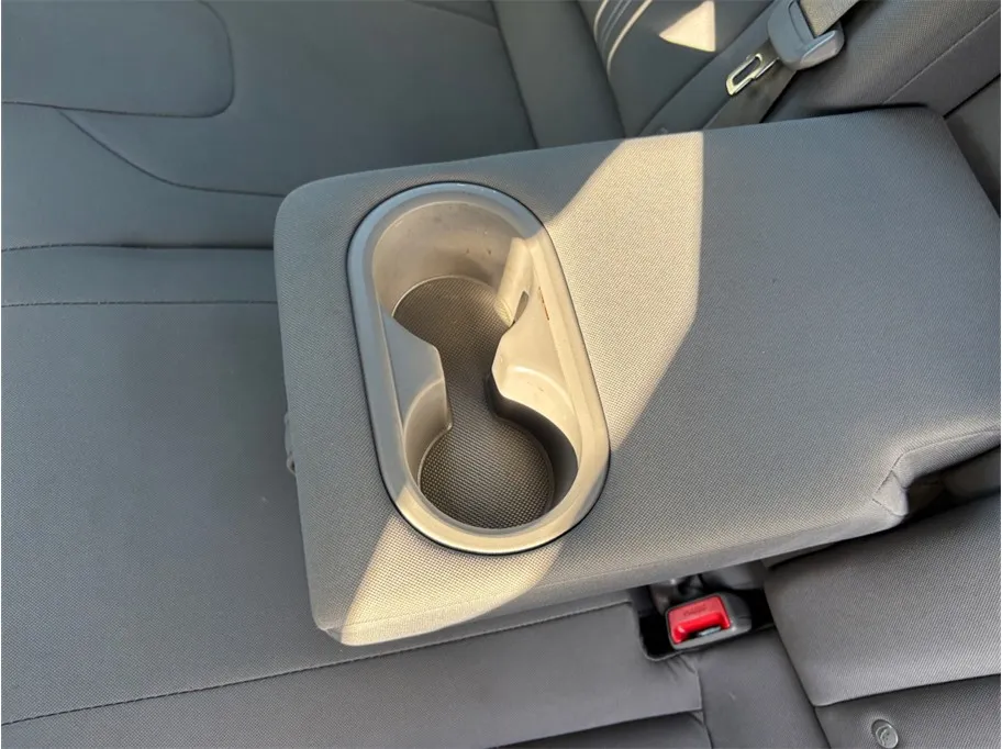 Hyundai Elantra photo 37