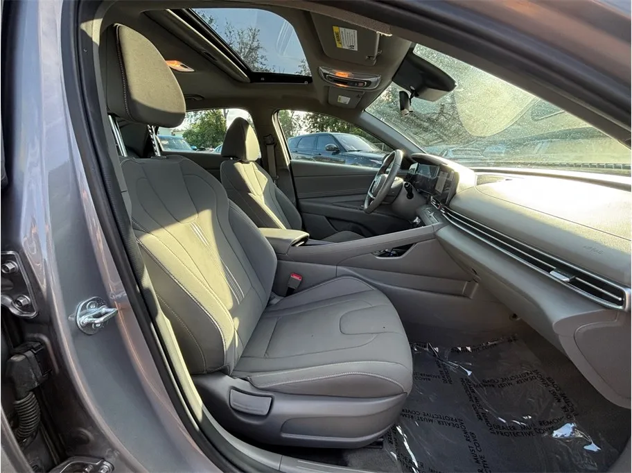 Hyundai Elantra photo 39