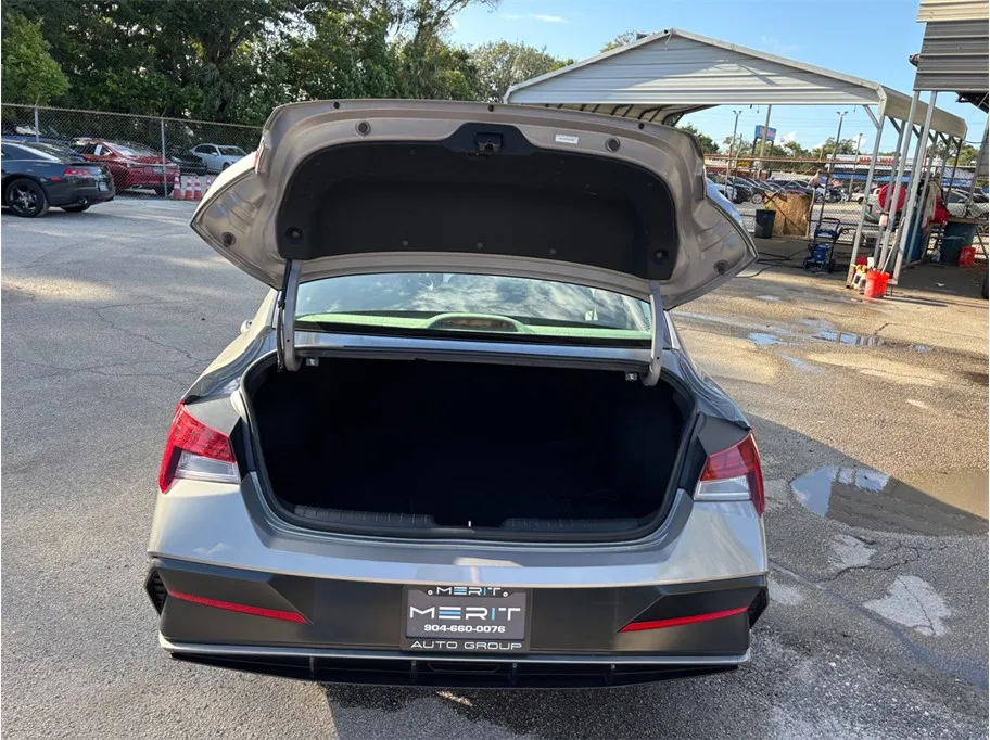 Hyundai Elantra photo 42