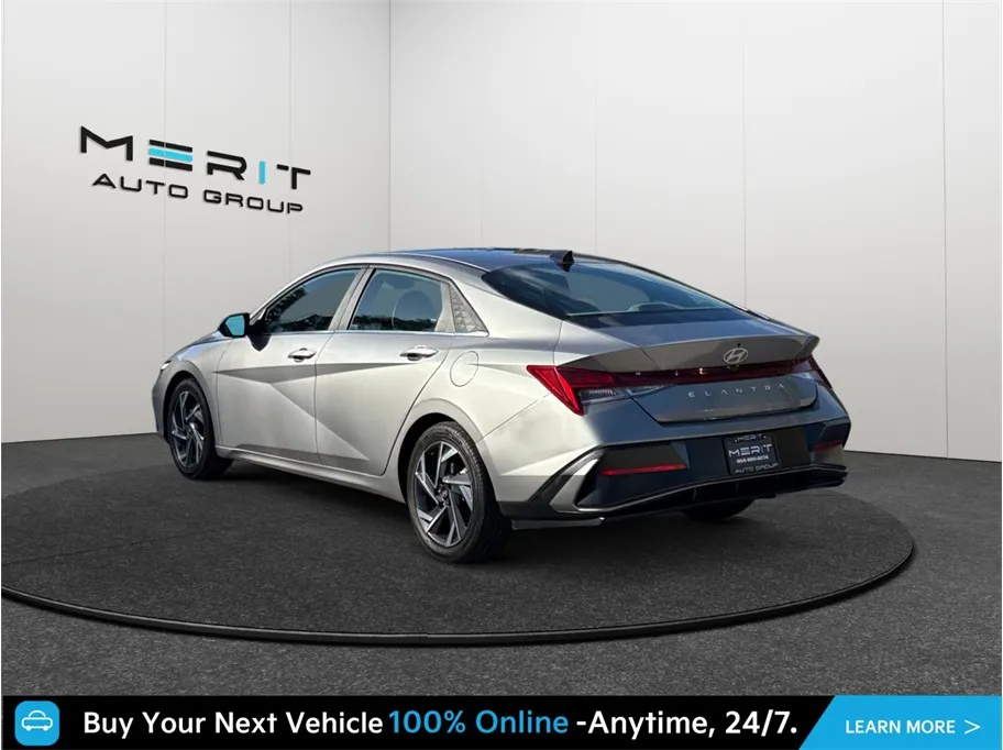 Hyundai Elantra photo 7