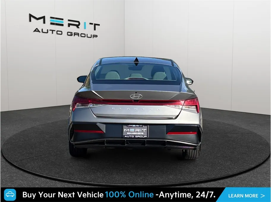 Hyundai Elantra photo 8