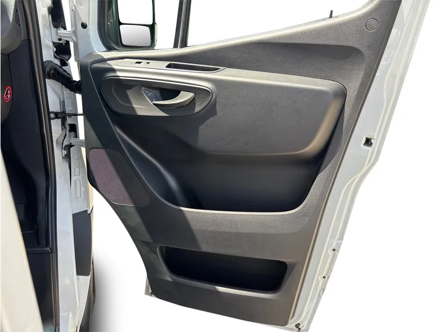 Mercedes-Benz Sprinter photo 49